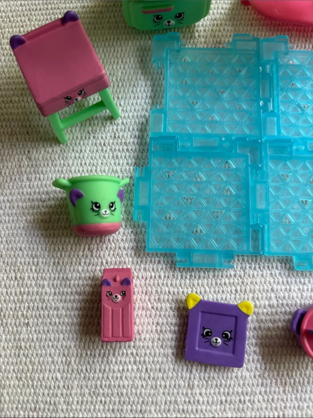 Shopkins Happy Places Series 3 Gourmet Kitty Kitchen & Spaghetti Sue